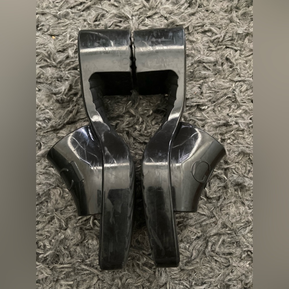 Gucci sandals.